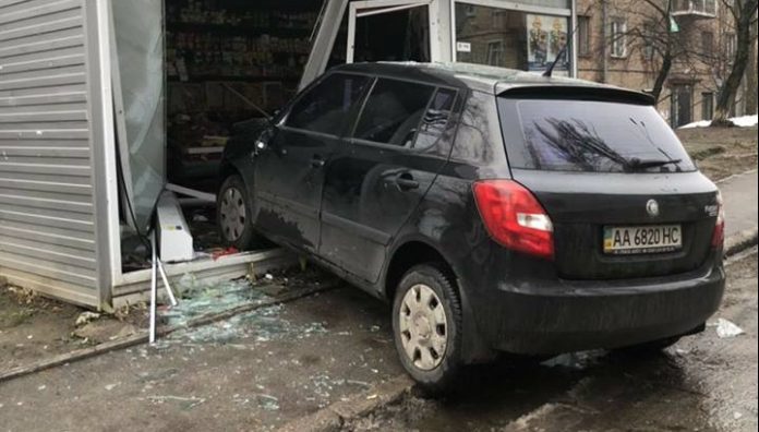 У Києві п’яний водій збив 3-річну дитину У Києві п’яний водій збив 3-річну дитину