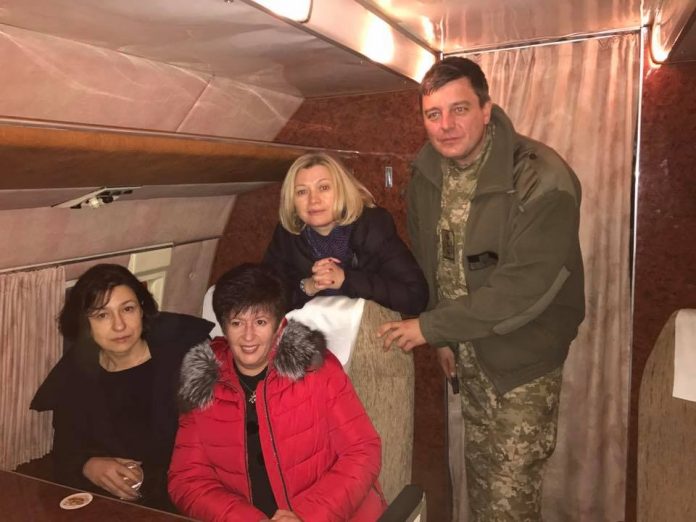 На Донбас вилетіла делегація для обміну полоненими На Донбас вилетіла делегація для обміну полоненими