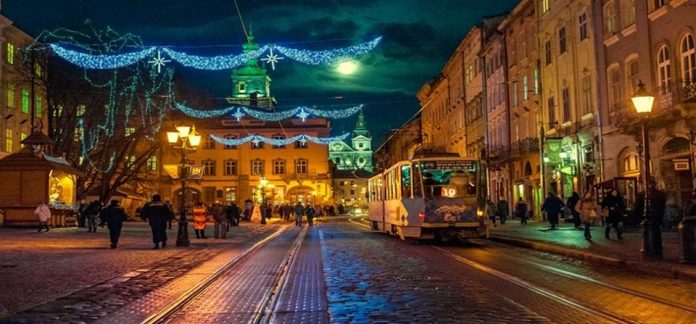 Львів’ян просять дотримуватися правил поведінки у публічних місцях під час свят Львів’ян просять дотримуватися правил поведінки у публічних місцях під час свят