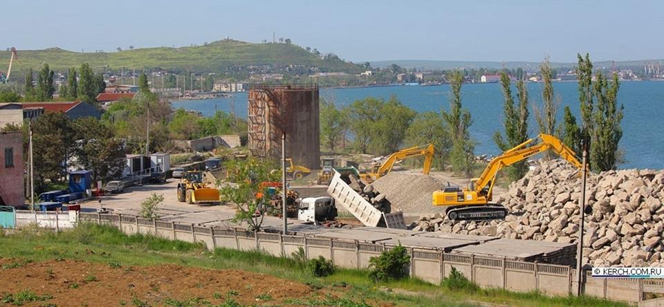 Луценко: Україна проводить експертизу щодо будівництва агресором Керченського мосту