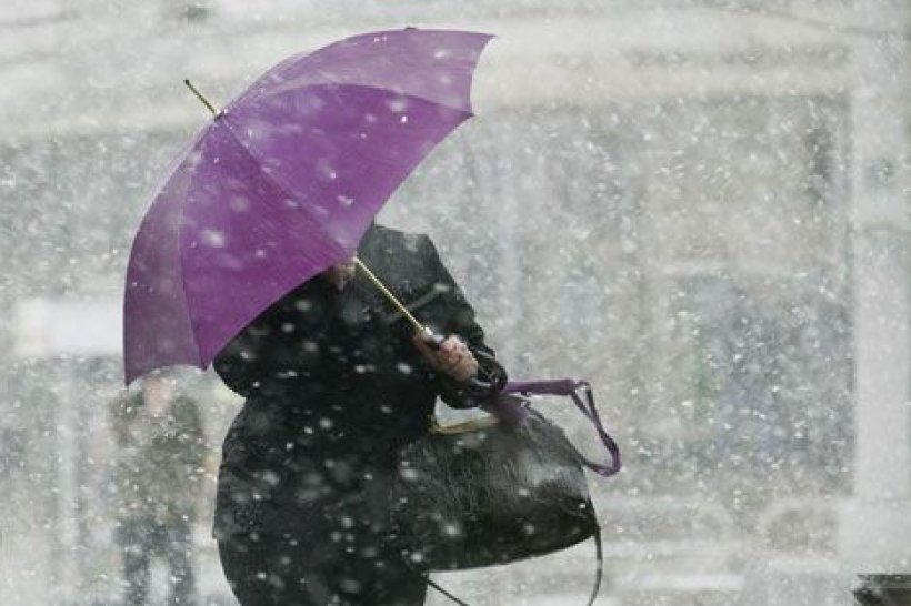 Погода: на Львівщині синоптики прогнозують налипання мокрого снігу та ожеледицю