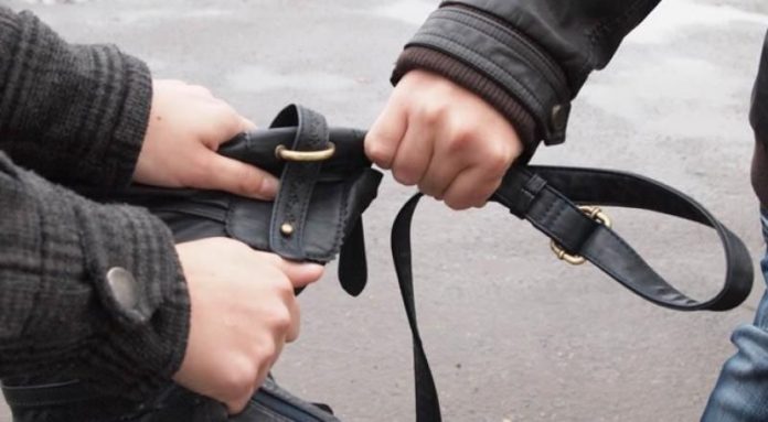 На Сихові львів’янин побив жінку та вкрав у неї 20 тисяч На Сихові львів’янин побив жінку та вкрав у неї 20 тисяч