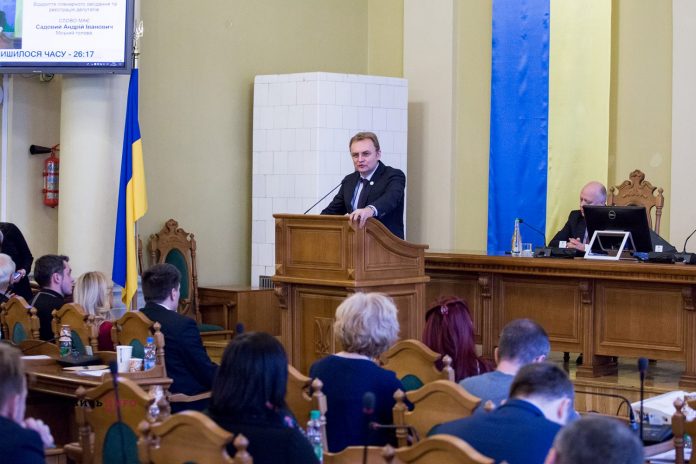 Львівський депутат просить посилити безпеку на вулиці, де загинув волонтер Львівський депутат просить посилити безпеку на вулиці, де загинув волонтер