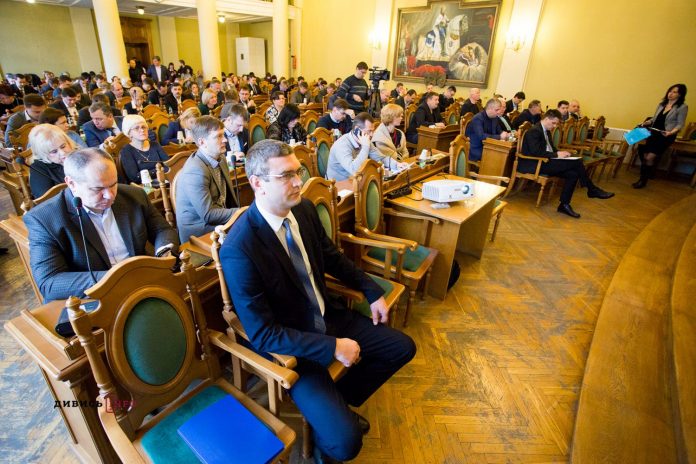 Львівська міськрада виплатить чотирьом АТОвцям по 150 тисяч гривень Львівська міськрада виплатить чотирьом АТОвцям по 150 тисяч гривень