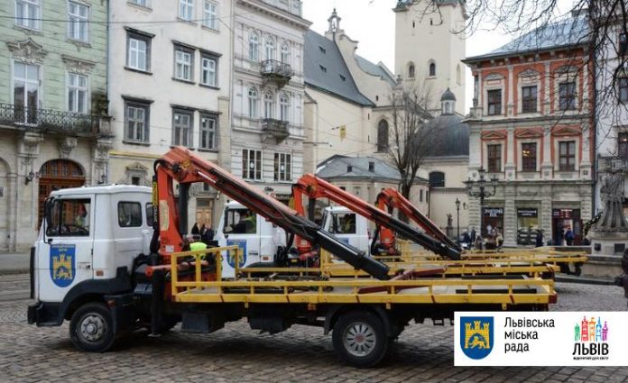 У Львові 79 водіїв оштрафовали за паркування у заборонених місцях У Львові 79 водіїв оштрафовали за паркування у заборонених місцях