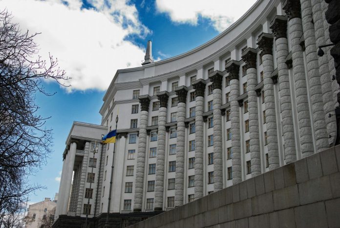 Кабмін обіцяє підвищити пенсії військовим пенсіонерам на 1,5 тисячі гривень Кабмін обіцяє підвищити пенсії військовим пенсіонерам на 1,5 тисячі гривень