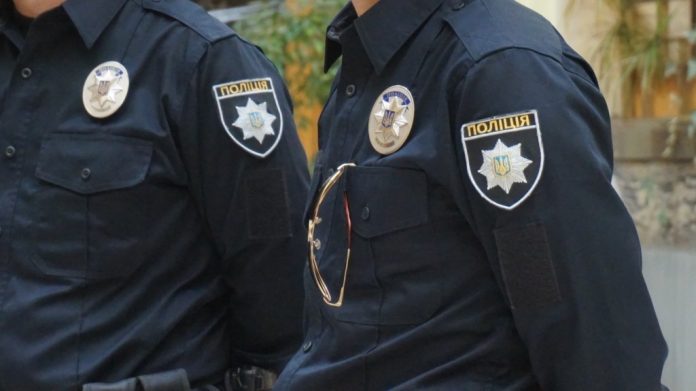 Понад 10 тисяч поліцейських вийдуть на вулиці в новорічну ніч Понад 10 тисяч поліцейських вийдуть на вулиці в новорічну ніч