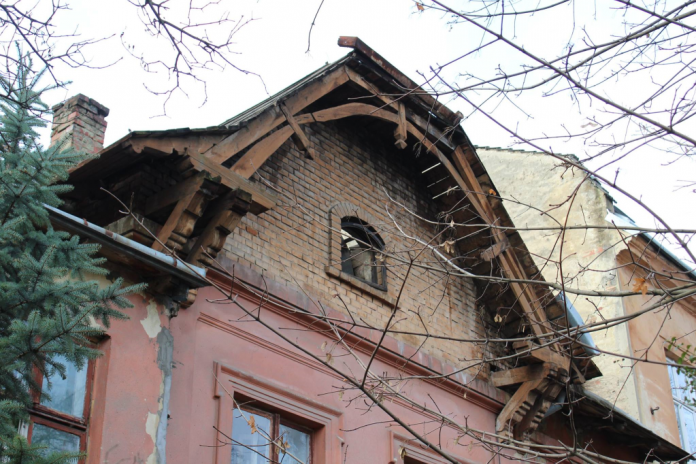 Старовинна вілла Люсія на вулиці Свєнціцького під загрозою знесення Старовинна вілла Люсія на вулиці Свєнціцького під загрозою знесення