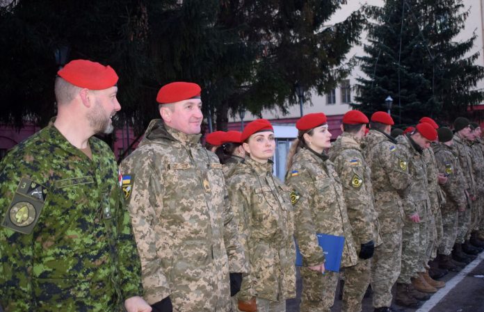Британські інструктори розпочали черговий етап підготовки військових у Львові Британські інструктори розпочали черговий етап підготовки військових у Львові