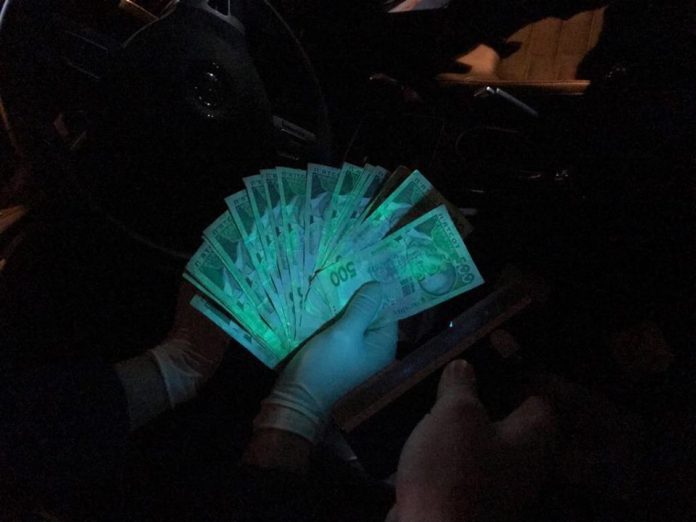 Посадовець ДФС вимагав хабар з підприємців за реєстрацію їх платниками ПДВ Посадовець ДФС вимагав хабар з підприємців за реєстрацію їх платниками ПДВ