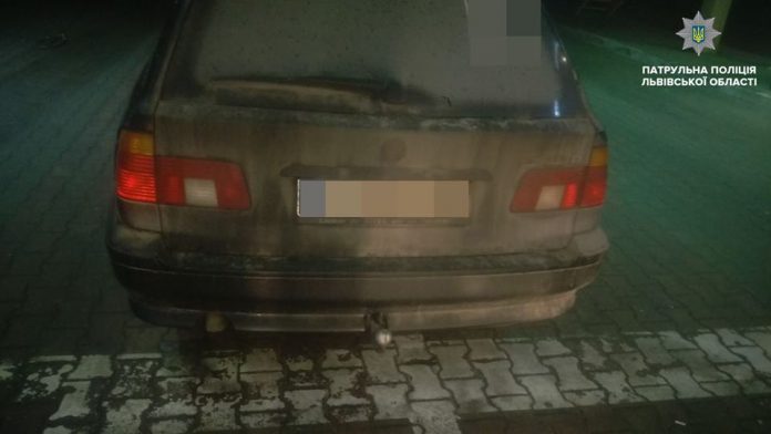 В «Краківці» прикордонники виявили автомобіль, який розшукує Інтерпол В «Краківці» прикордонники виявили автомобіль, який розшукує Інтерпол