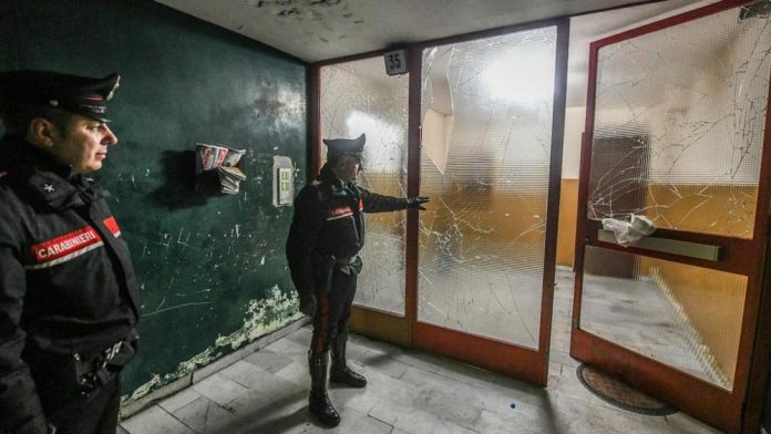 У Турині в сміттєвому баку вибухнула бомба У Турині в сміттєвому баку вибухнула бомба