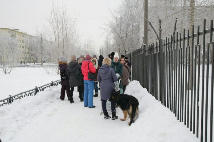 Різанина у пермській школі: поранили педагога і 8 учнів Різанина у пермській школі: поранили педагога і 8 учнів