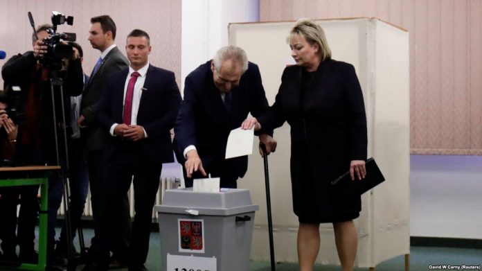 У Чехії завершилося голосування на виборах президента У Чехії завершилося голосування на виборах президента