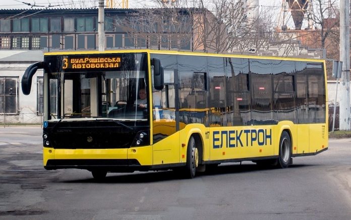 З львівських трамваїв можуть зняти напис «Електрон» З львівських трамваїв можуть зняти напис «Електрон»