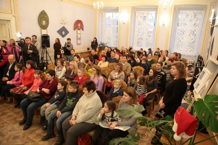 Після презентації у Львові «Магія Різдва» помандрує дитячими закладами області Після презентації у Львові «Магія Різдва» помандрує дитячими закладами області