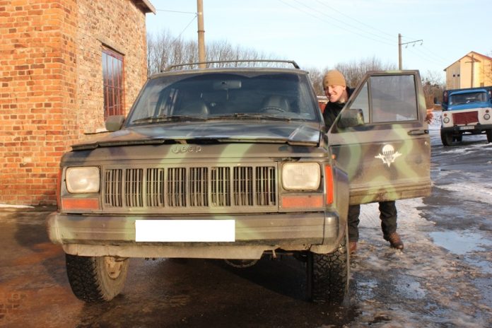 Львівські залізничники відремонтували та передали в зону АТО черговий позашляховик (фото) Львівські залізничники відремонтували та передали в зону АТО черговий позашляховик (фото)