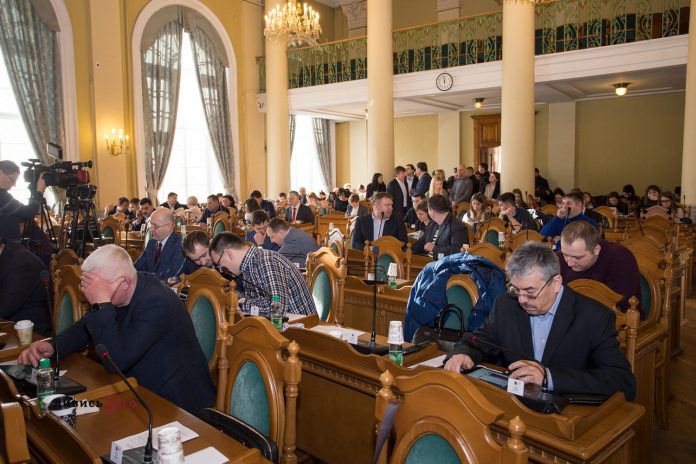 На сесії ЛМР внесли зміни до бюджету 2018 року На сесії ЛМР внесли зміни до бюджету 2018 року