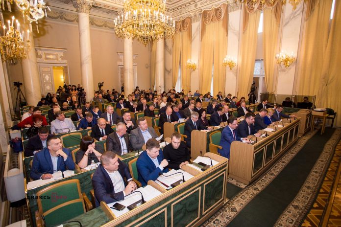 У Львівській облраді ліквідували дві комісії, які очолювала «Самопоміч», і створили нову – для УКРОПу У Львівській облраді ліквідували дві комісії, які очолювала «Самопоміч», і створили нову – для УКРОПу