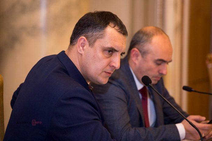 Львівська облрада контролюватиме роботу митниці Львівська облрада контролюватиме роботу митниці