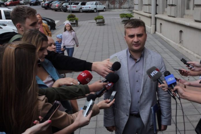 У Львівській ОДА розповіли, скільки зекономили коштів на вивезенні сміття зі Львова (пряма трансляція) У Львівській ОДА розповіли, скільки зекономили коштів на вивезенні сміття зі Львова (пряма трансляція)