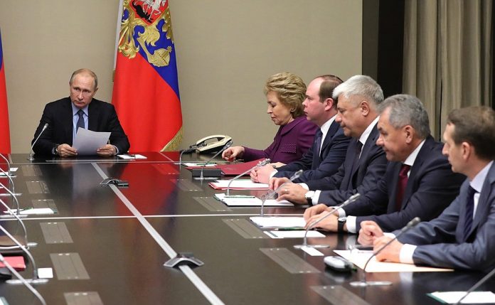 Путін зібрав Радбез через український закон про Донбас Путін зібрав Радбез через український закон про Донбас