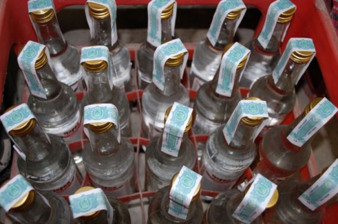 Біля Львова правоохоронці виявили підпільну гуральню (фото) Біля Львова правоохоронці виявили підпільну гуральню (фото)