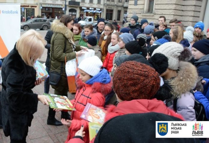 За три дні львів’яни зібрали 300 книг для дітей зі східних областей За три дні львів’яни зібрали 300 книг для дітей зі східних областей