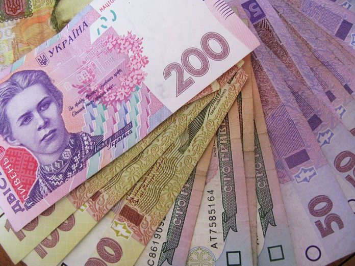 Гривня продовжує знецінюватися Гривня продовжує знецінюватися