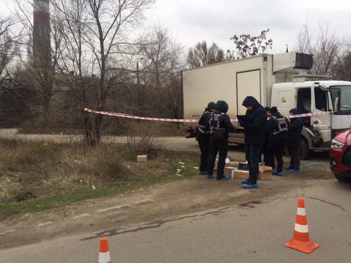 У Запоріжжі підстрелили бізнесмена з Хмельниччини. Поліція готує штурм У Запоріжжі підстрелили бізнесмена з Хмельниччини. Поліція готує штурм