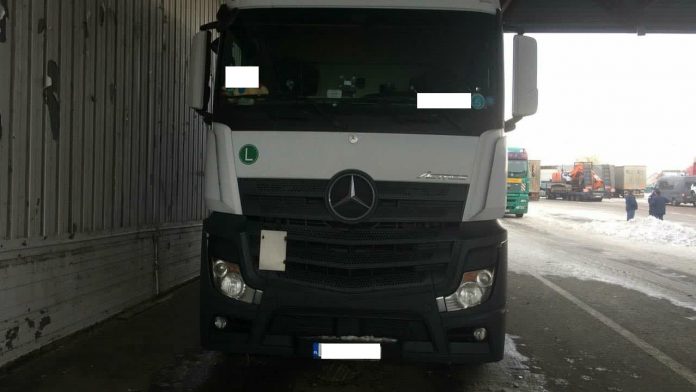 Поляк заховав майже 20 тисяч фунтів стерлінгів у холодильнику Поляк заховав майже 20 тисяч фунтів стерлінгів у холодильнику