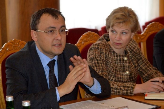 У МЗС заявили про порозуміння з угорцями в «мовному питанні» У МЗС заявили про порозуміння з угорцями в «мовному питанні»
