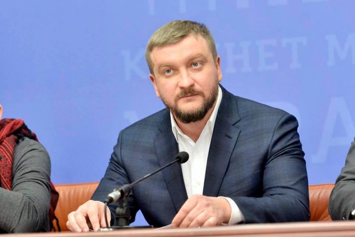 Жодних юридичних перешкод для продовження процесу екстрадиції Саакашвілі немає, — Петренко Жодних юридичних перешкод для продовження процесу екстрадиції Саакашвілі немає, — Петренко