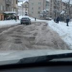 У Бориславі, замість дороги до школи-інтернату, є тільки напрямок – яма на ямі (фото) - 2
