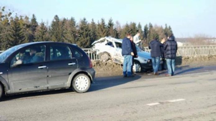У Львові зіткнулись вантажівка, бус та легковик (фото) У Львові зіткнулись вантажівка, бус та легковик (фото)