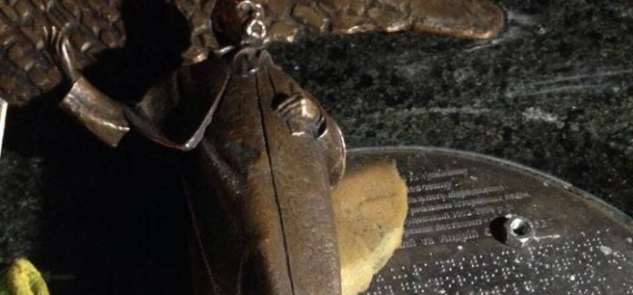 Мініатюрний пам’ятник Шевченку повернули на місце (фото) Мініатюрний пам’ятник Шевченку повернули на місце (фото)
