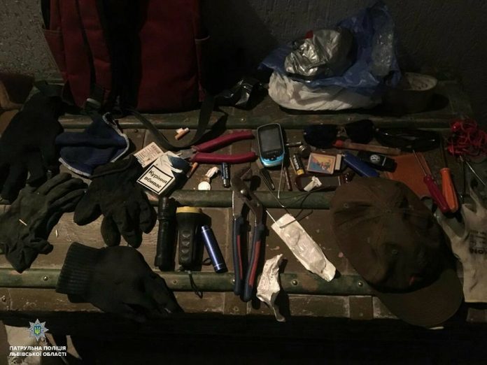 Патрульні затримали крадія будинків Патрульні затримали крадія будинків