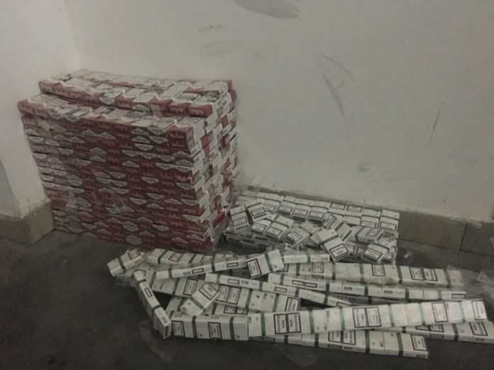 У Раві-Руській прикордонники у двох авто знайшли 900 пачок схованих цигарок У Раві-Руській прикордонники у двох авто знайшли 900 пачок схованих цигарок