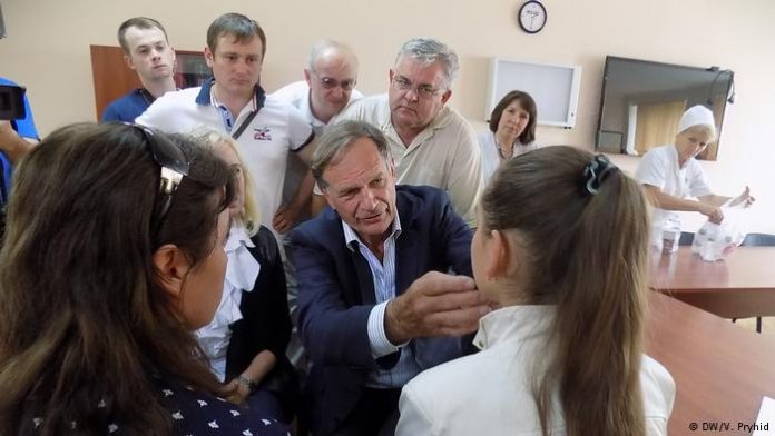 У Львові відомий пластичний хірург Клаус Екснер оперуватиме маленьких українців (відео) У Львові відомий пластичний хірург Клаус Екснер оперуватиме маленьких українців (відео)