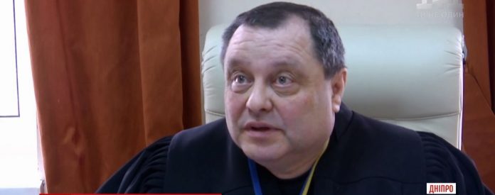 Суддя, який прийшов із хабаром до Холодницького, знову працює Суддя, який прийшов із хабаром до Холодницького, знову працює