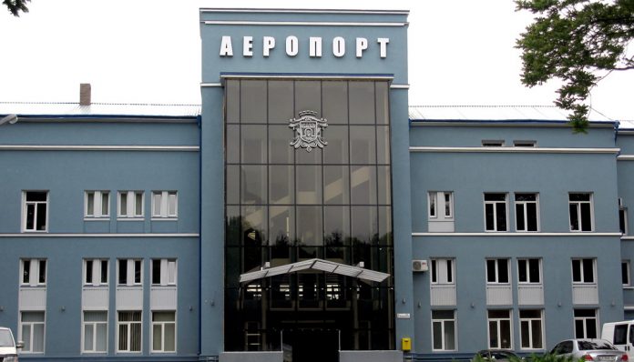 Аеропорт «Чернівці» хочуть назвати на честь Леоніда Каденюка Аеропорт «Чернівці» хочуть назвати на честь Леоніда Каденюка