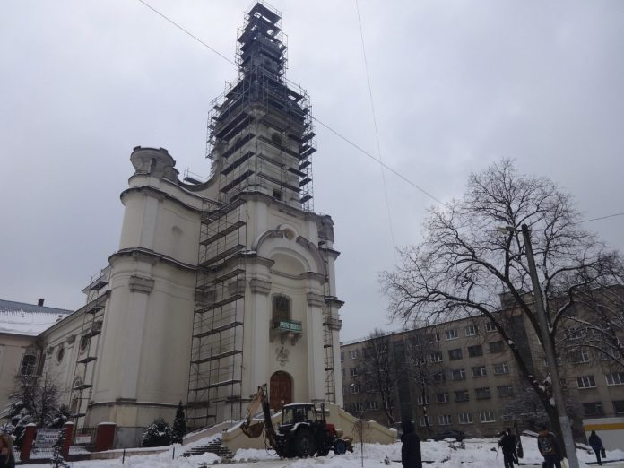 Ремонт храму св. Трійці у Львові обійдеться дорожче Ремонт храму св. Трійці у Львові обійдеться дорожче