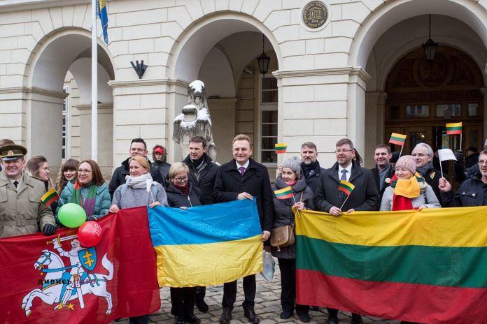 У Львові відзначили 100-річчя з Дня відновлення Литовської держави (фото) У Львові відзначили 100-річчя з Дня відновлення Литовської держави (фото)