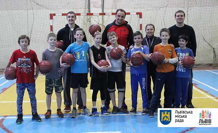 У Львові запровадили баскетбольні кемпи для талановитих дітей
