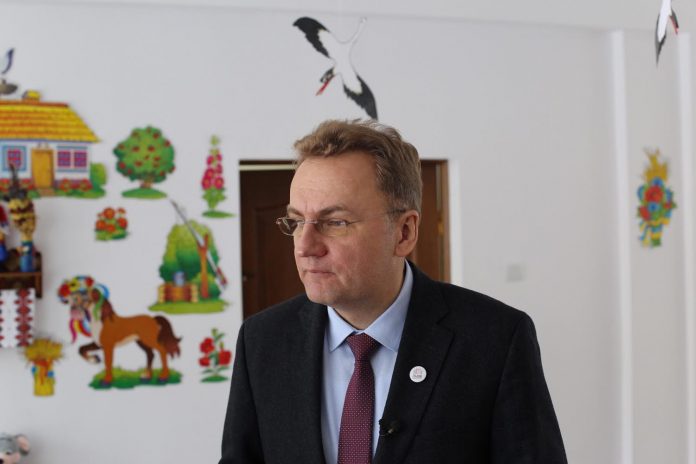 У Львівській міськраді не знають, як боротися із пограбуваннями шкіл та садочків У Львівській міськраді не знають, як боротися із пограбуваннями шкіл та садочків