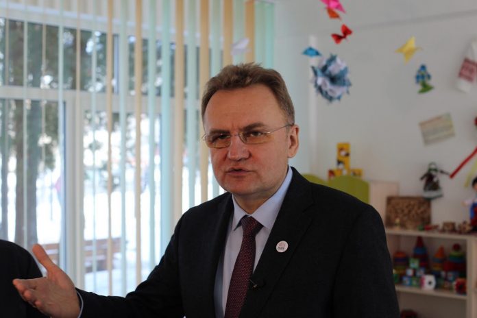 Садовий закликав львів’ян бути небайдужими в таку погоду Садовий закликав львів’ян бути небайдужими в таку погоду
