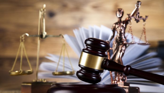 Водій, який викинув тіло збитого ним велосипедиста на узбіччі, відбувся виплатою компенсації вдові і дітям Водій, який викинув тіло збитого ним велосипедиста на узбіччі, відбувся виплатою компенсації вдові і дітям