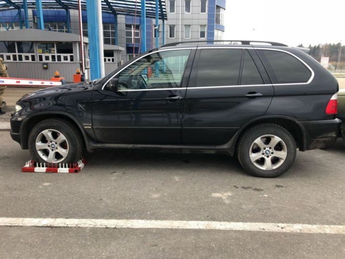 Викрадений у Франції BMW виявили у пункті пропуску «Рава-Руська» Викрадений у Франції BMW виявили у пункті пропуску «Рава-Руська»