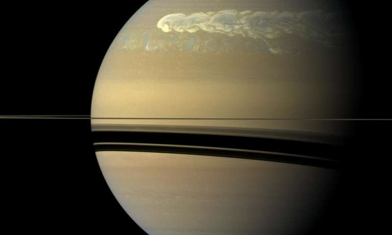Європейське космічне агентство показало гігантський шторм на Сатурні