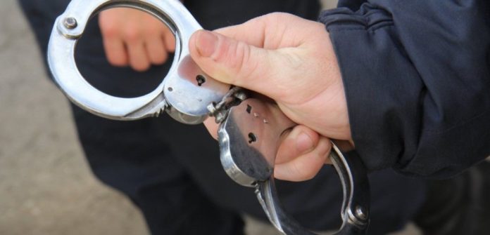 У Львові нетверезий дебошир побив офіцера поліції У Львові нетверезий дебошир побив офіцера поліції